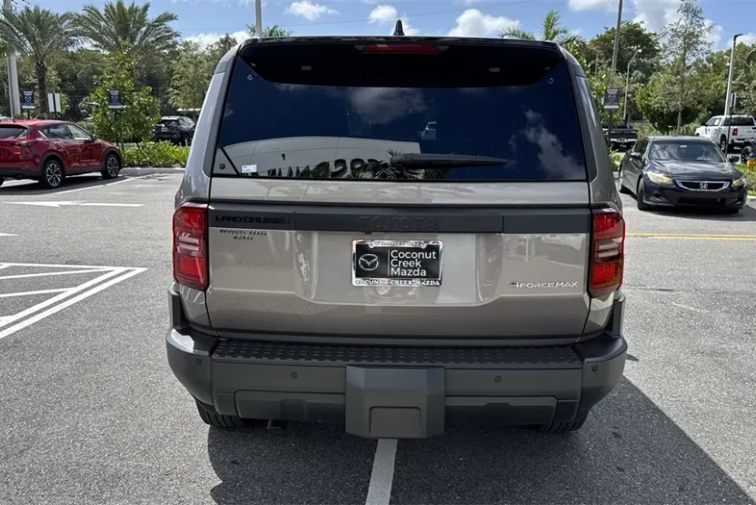 2025 Toyota Land Cruiser photo 1