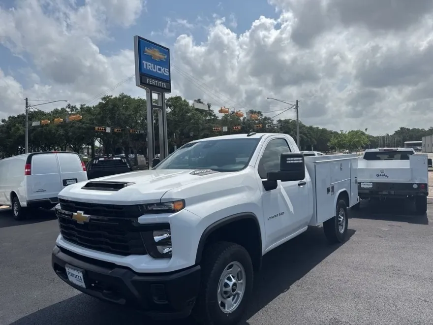 2024 Chevrolet Silverado 2500HD photo 1