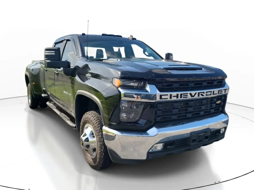 2022 Chevrolet Silverado 3500HD LT photo 1