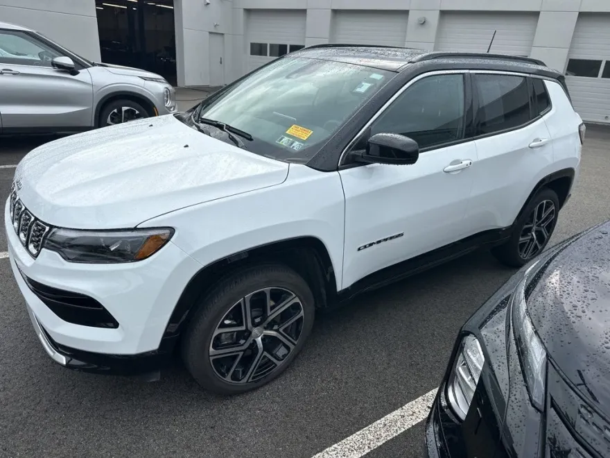 2024 Jeep Compass Limited photo 1