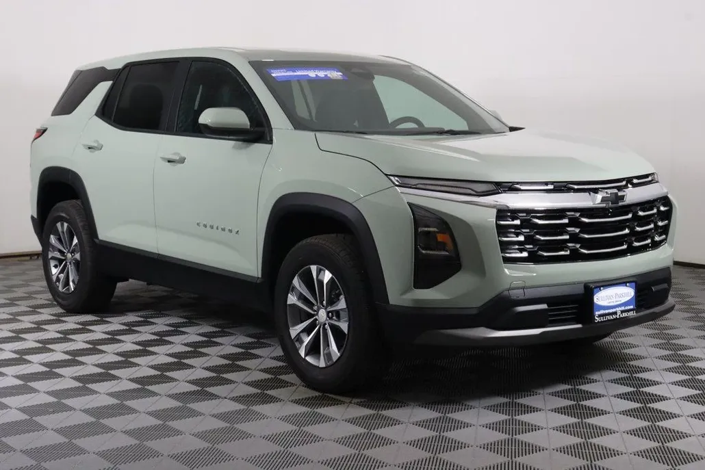 2026 Chevrolet Equinox LT photo 1