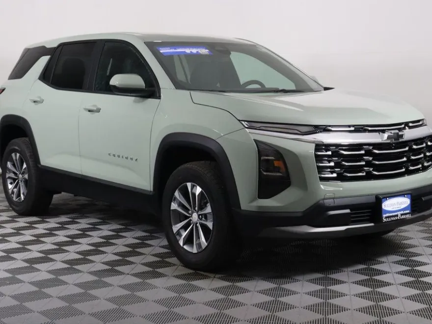 2026 Chevrolet Equinox LT photo 1