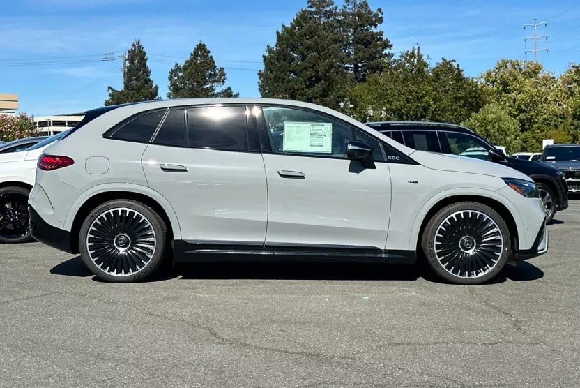 2025 Mercedes Benz EQE SUV AMG photo 1