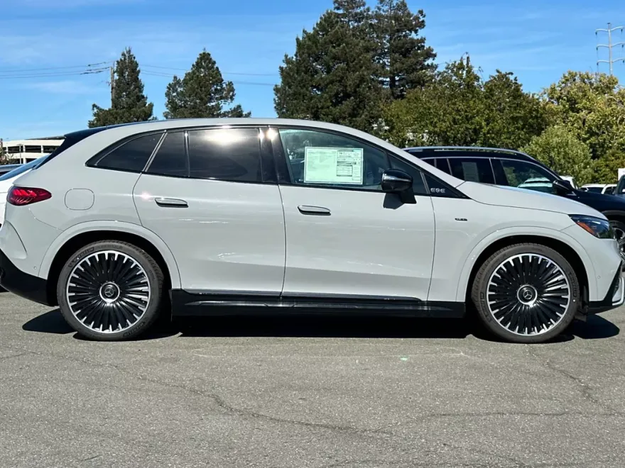 2025 Mercedes Benz EQE SUV AMG photo 1
