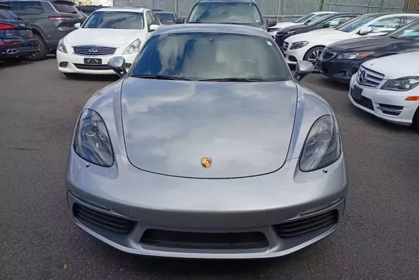 2018 Porsche Cayman photo 1