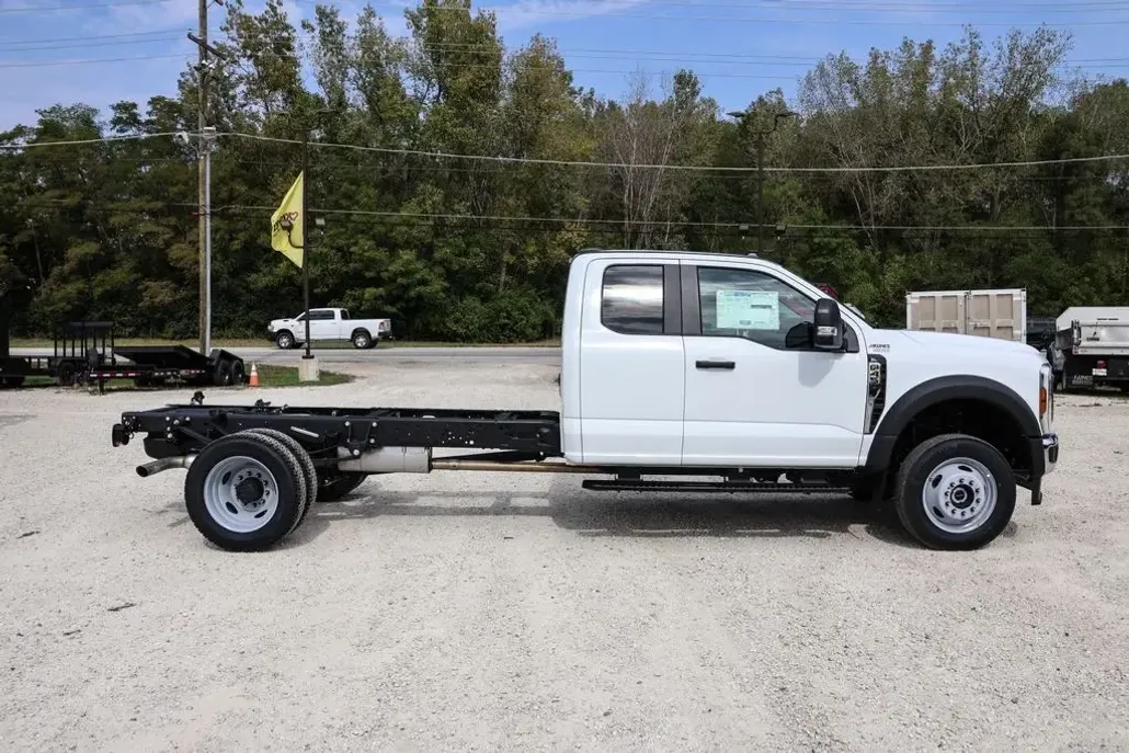 2025 Ford F-450 XL photo 1
