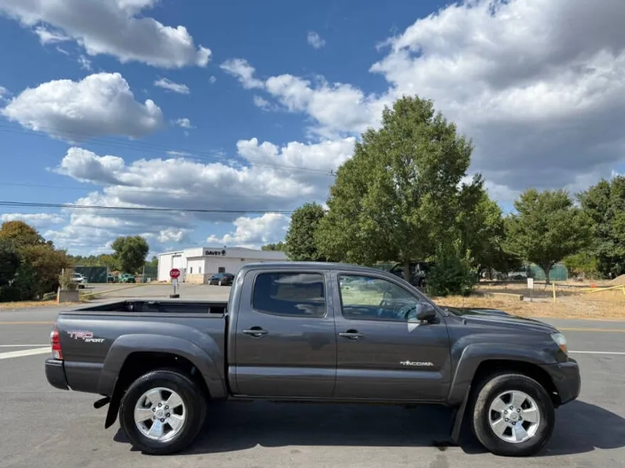2010 Toyota Tacoma V6 photo 1