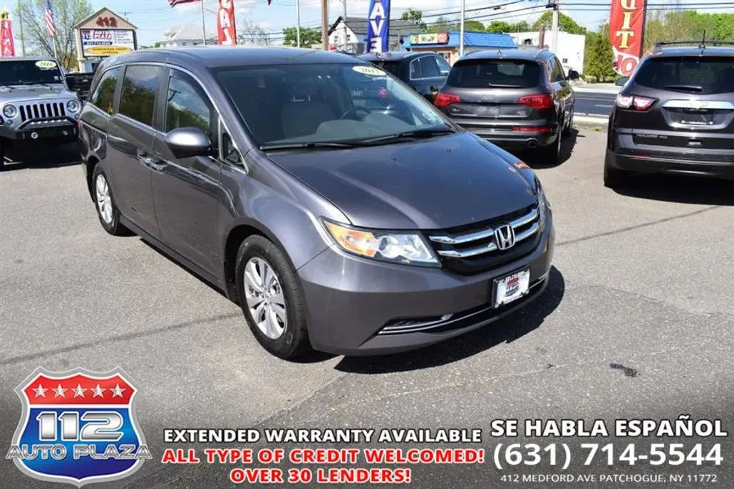 2017 Honda Odyssey SE photo 1