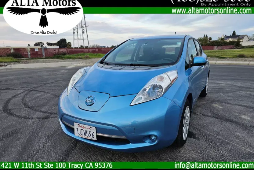 2013 Nissan Leaf S photo 1