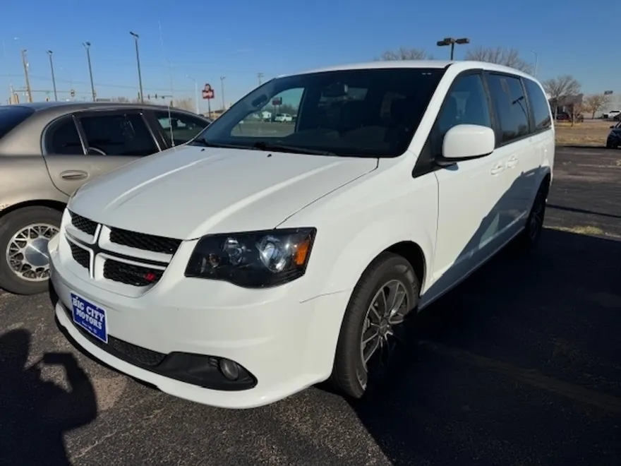 2019 Dodge Grand Caravan GT photo 1