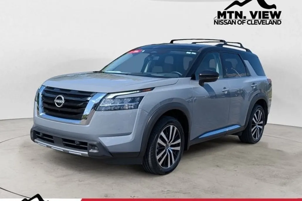 2023 Nissan Pathfinder Platinum photo 1