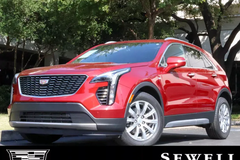 2023 Cadillac XT4 Premium Luxury photo 1