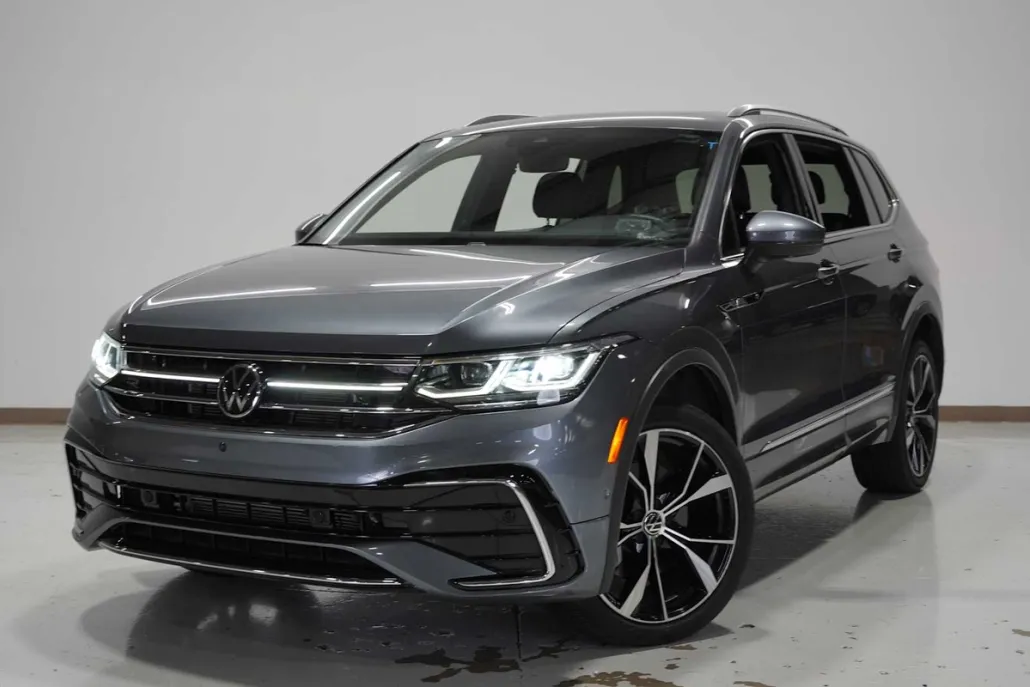 2022 Volkswagen Tiguan SEL Premium R-Line photo 1