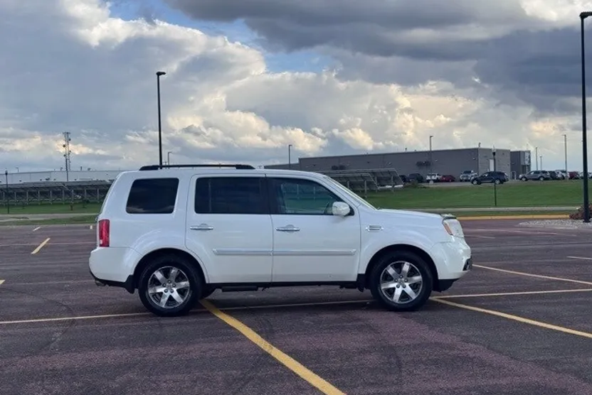 2012 Honda Pilot Touring photo 1