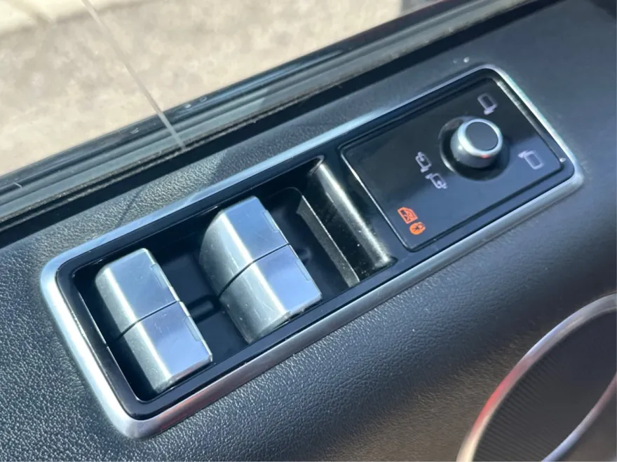 2020 Land Rover Range Rover Sport SE photo 29