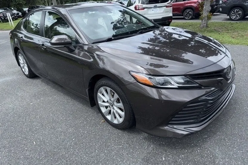2018 Toyota Camry L photo 1