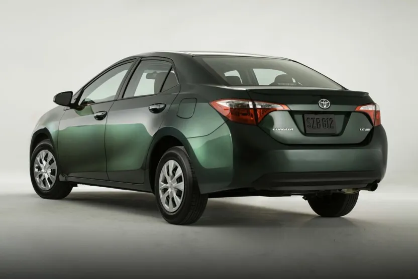 2014 Toyota Corolla LE photo 1