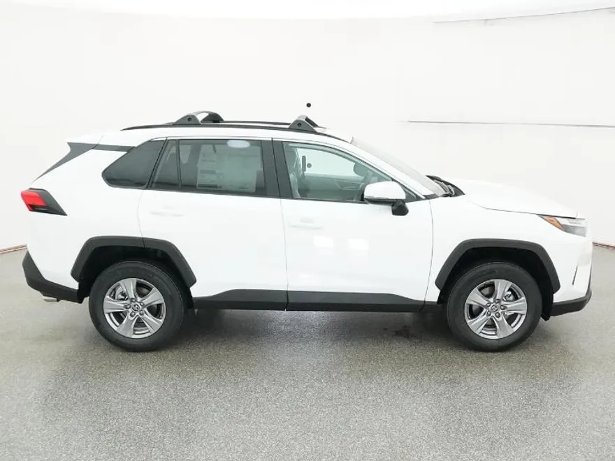 2025 Toyota RAV4 XLE photo 1