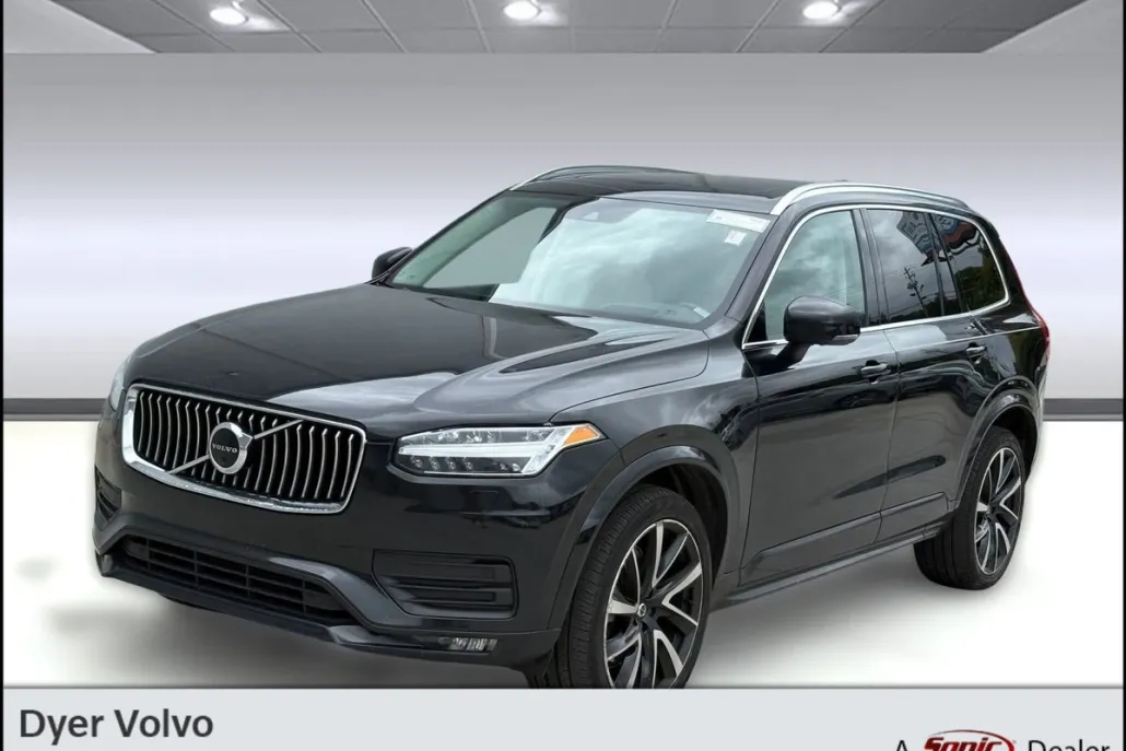 2022 Volvo XC90 Momentum photo 1