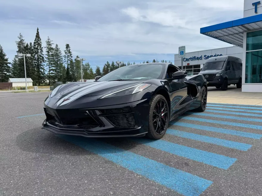 2024 Chevrolet Corvette Stingray 2LT Z51 photo 1