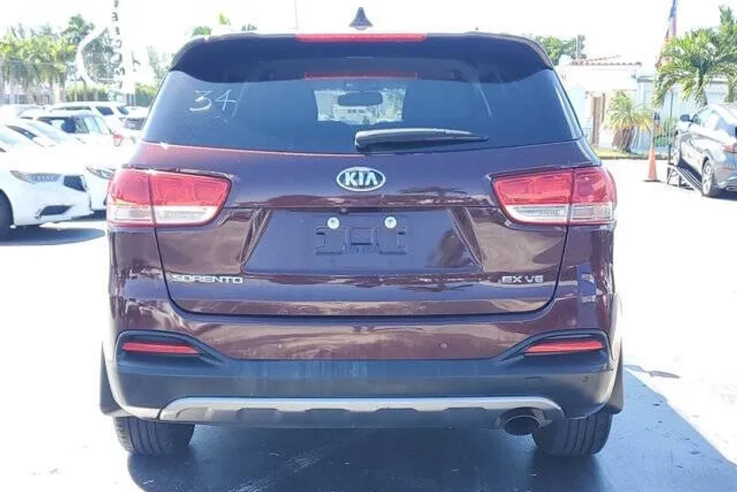 2017 Kia Sorento EX V6 photo 1