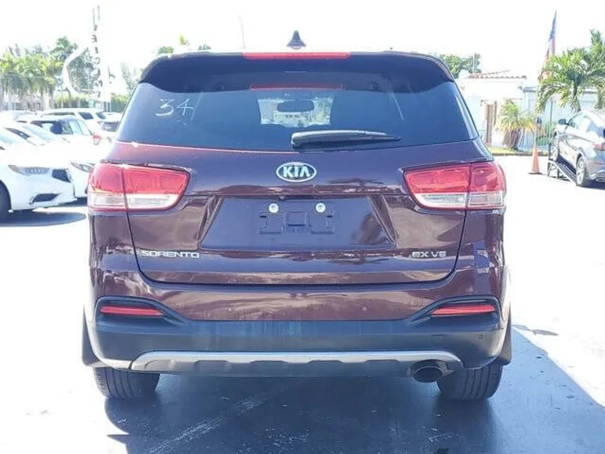 2017 Kia Sorento EX V6 photo 1