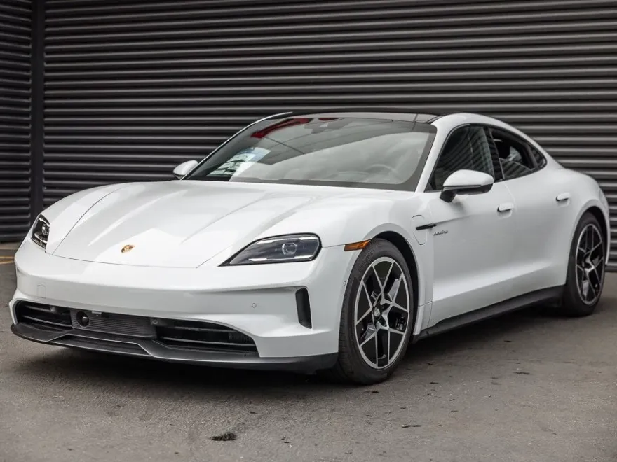 2025 Porsche Taycan photo 1
