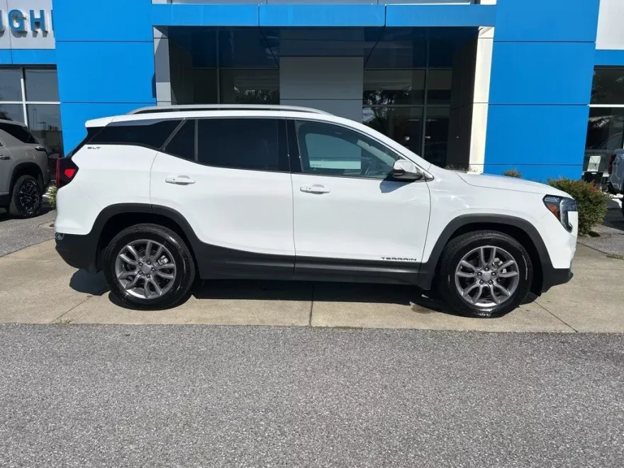 2024 Gmc Terrain SLT photo 1