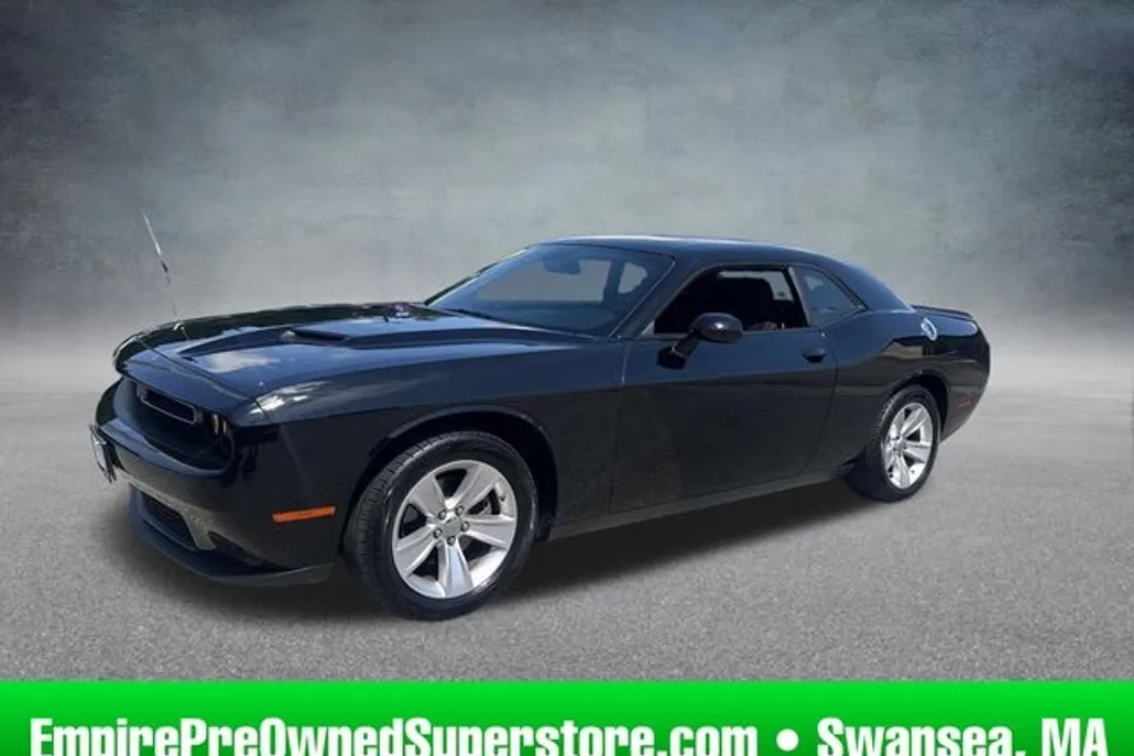 2023 Dodge Challenger SXT photo 1