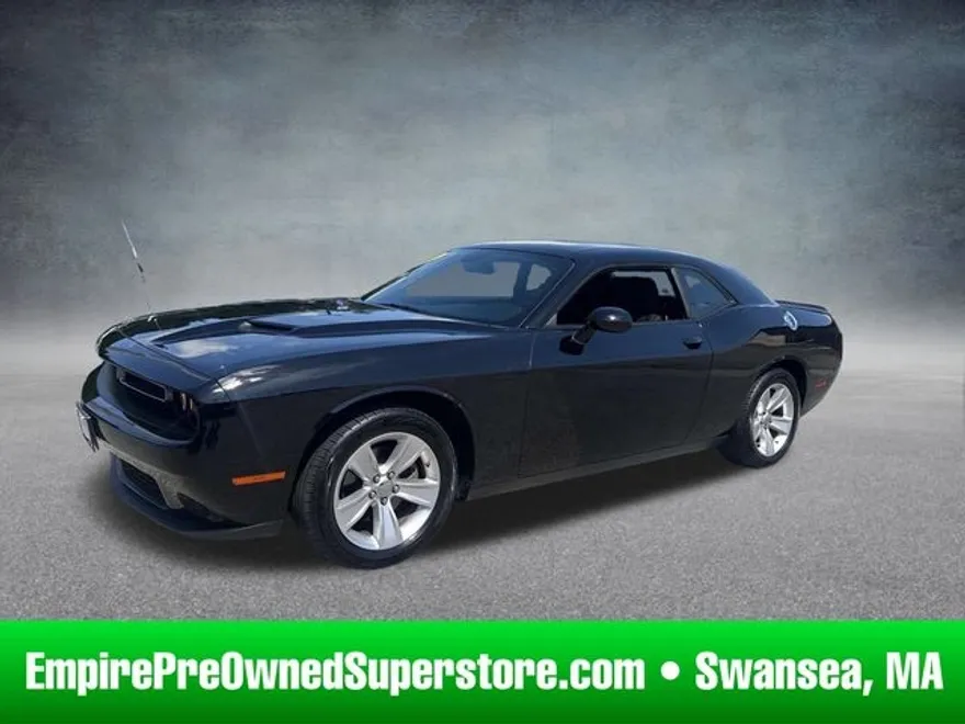 2023 Dodge Challenger SXT photo 1