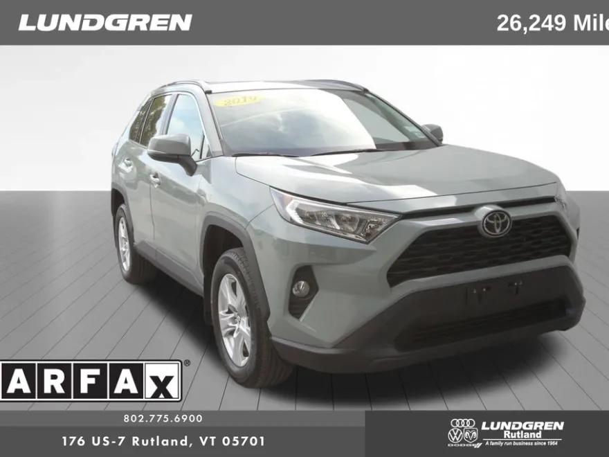 2019 Toyota RAV4 XLE photo 1