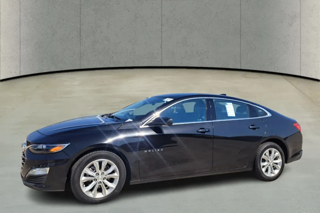 2024 Chevrolet Malibu 1LT photo 1