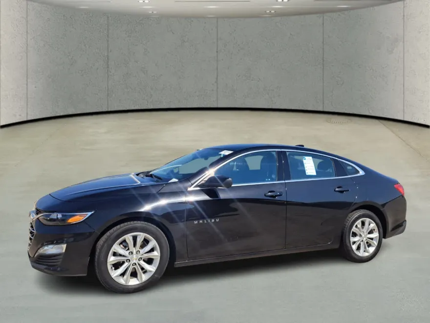 2024 Chevrolet Malibu 1LT photo 1
