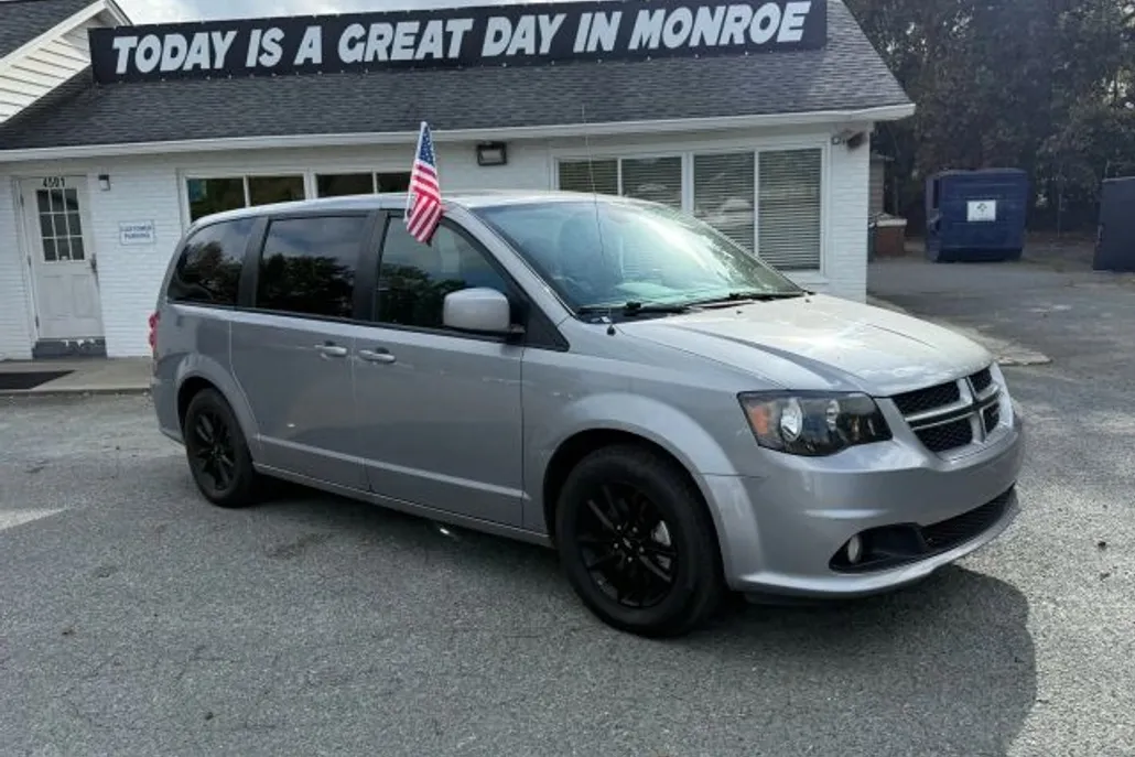 2019 Dodge Grand Caravan GT photo 1