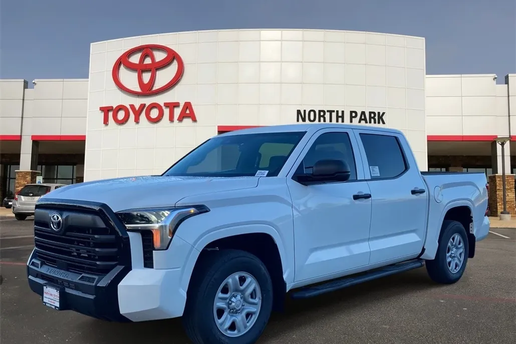 2026 Toyota Tundra SR CrewMax photo 1