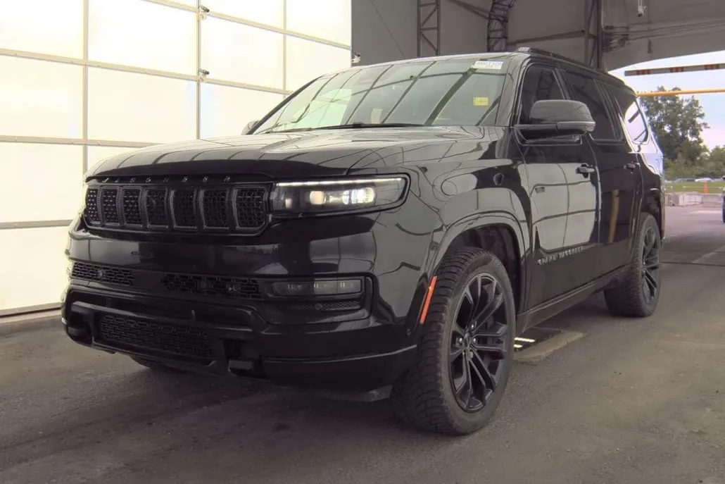 2023 Jeep Grand Wagoneer III Obsidian photo 1