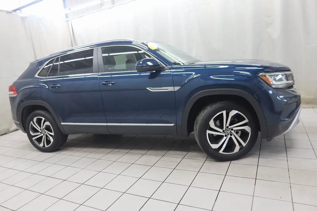 2023 Volkswagen Atlas Cross Sport V6 SEL photo 1