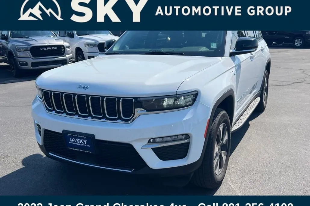 2022 Jeep Cherokee Base photo 1