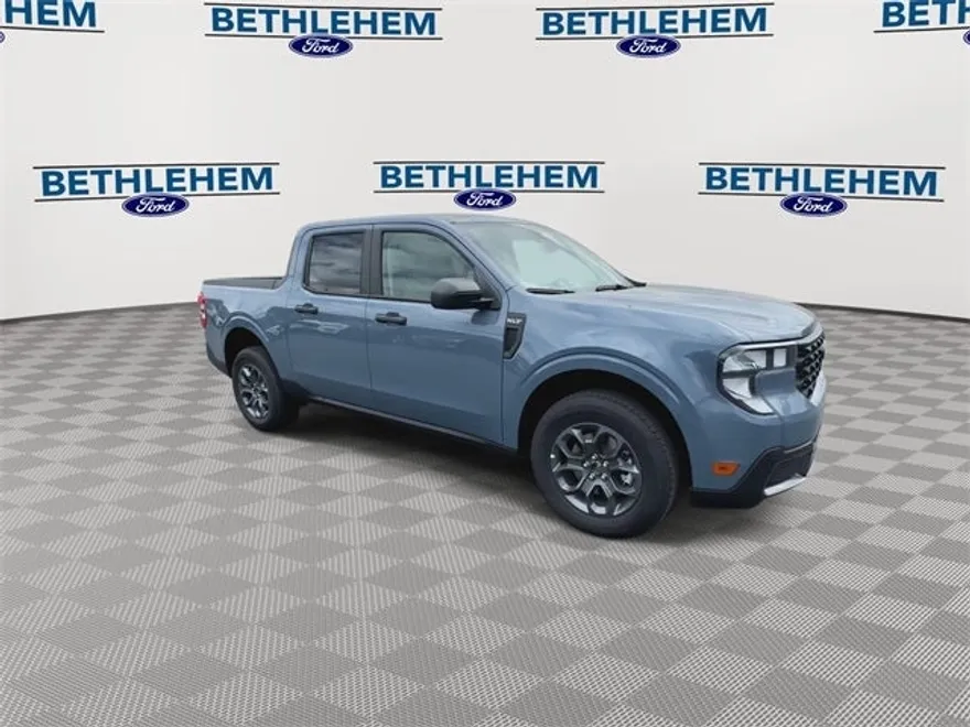 2025 Ford Maverick XLT photo 1