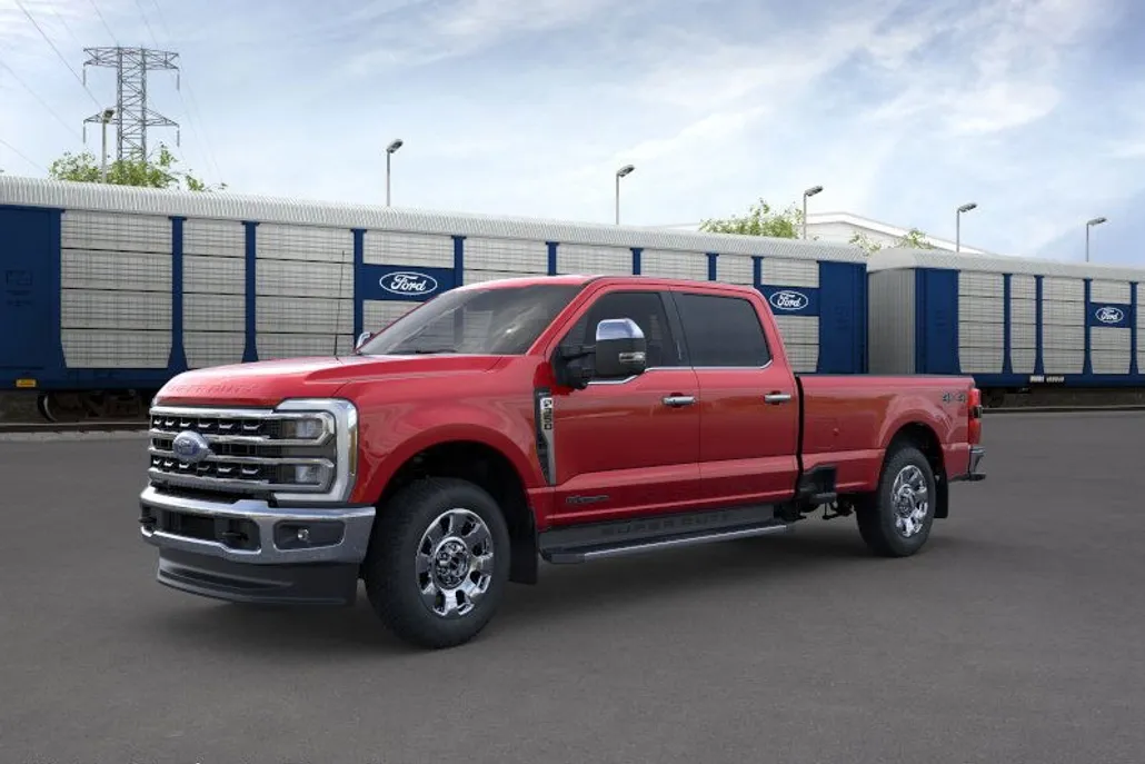 2025 Ford F-350 Lariat photo 1