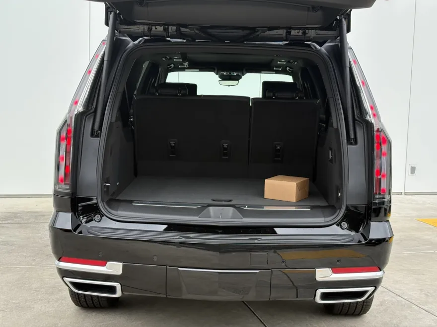 2025 Cadillac Escalade ESV Premium Luxury photo 1