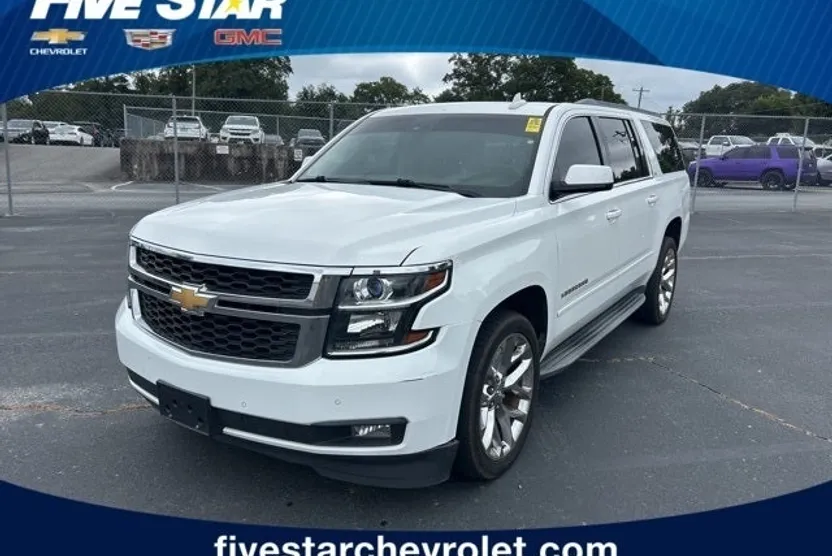 2016 Chevrolet Suburban LT photo 1
