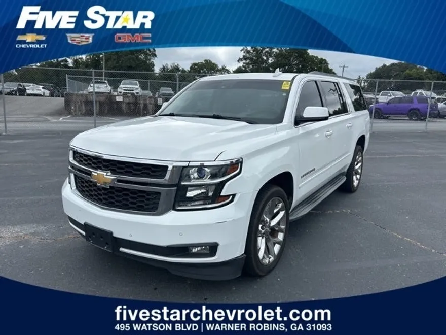2016 Chevrolet Suburban LT photo 1