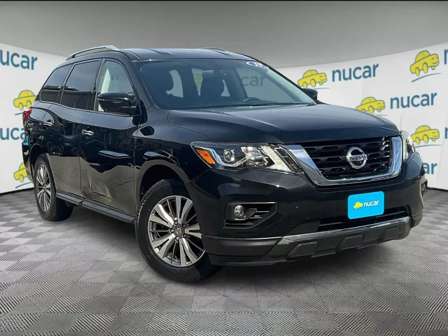 2019 Nissan Pathfinder SL photo 1