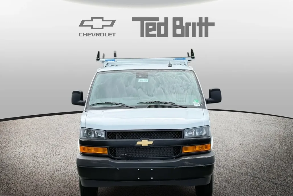 2025 Chevrolet Express Cargo 2500 photo 1