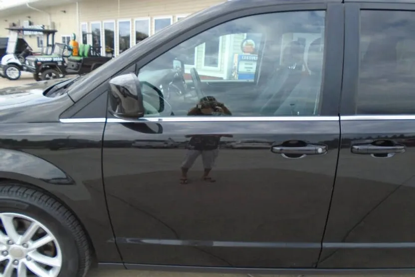 2019 Dodge Grand Caravan SXT photo 1
