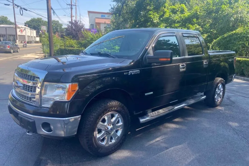 2013 Ford F-150 XLT photo 1
