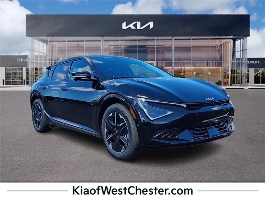 2025 Kia EV6 Wind photo 1