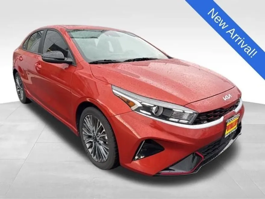 2023 Kia Forte GT-Line photo 1
