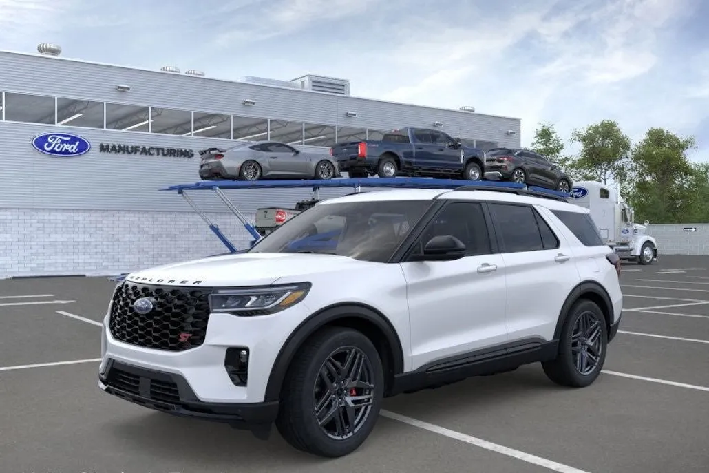 2025 Ford Explorer ST photo 1